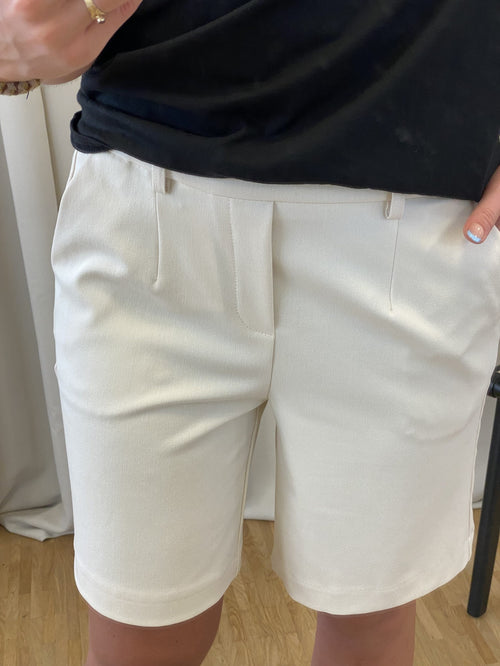 Lisa Brede Shorts - Sandshell - Object - White