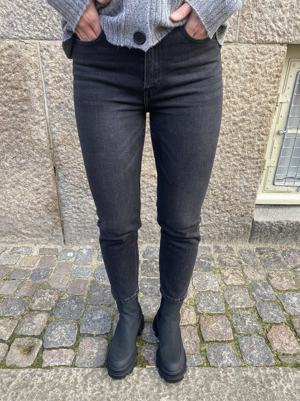 Emily High Waist Jeans - Black Denim