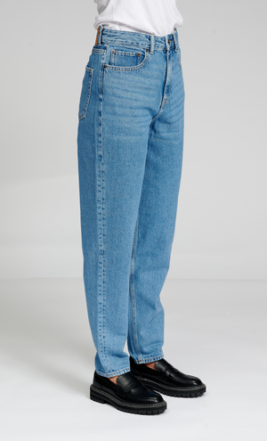 Performance Mom Jeans - Light Blue Denim