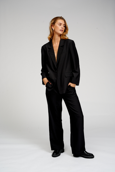 Oversized Blazer with Classic Suit Trousers - Package Deal (Black)