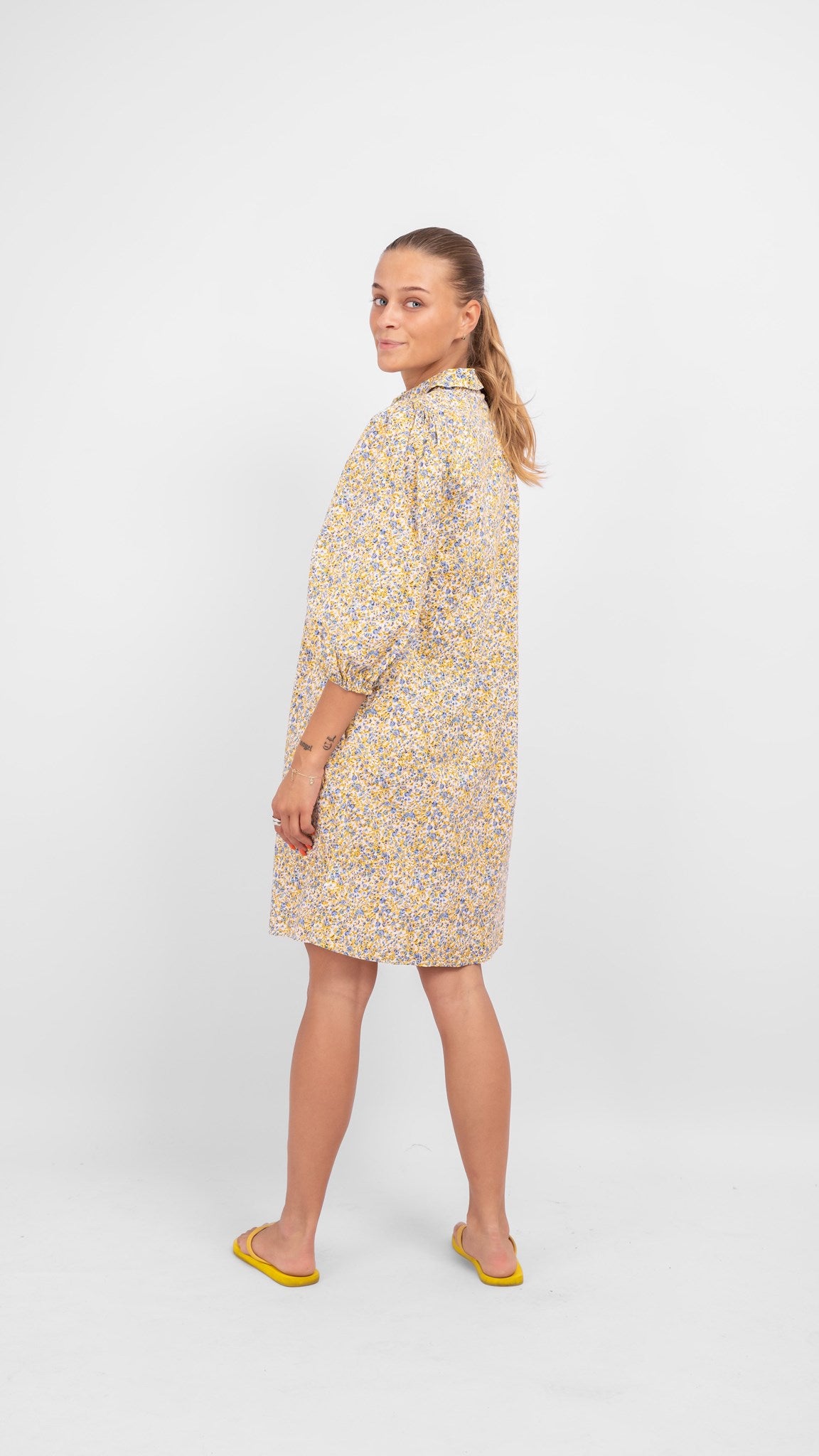 Sofie Shirt Dress - Blue & Yellow Floral - Amis de Copenhague - Yellow 3